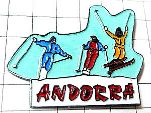 ピンバッジ・女の子スキーヤー３人アンドラ公国◆フランス限定ピンズ◆レアなヴィンテージものピンバッチ