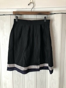 ◆UNTITLED/アンタイトル/黒のタック入りスカート/未着品◆i