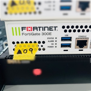 ▲09【通電OK】 Fortinet Fortigate 300E FG-300E ファイアウォール FW セキュアSD-WAN セキュアWebゲートウェイ フォーティゲート