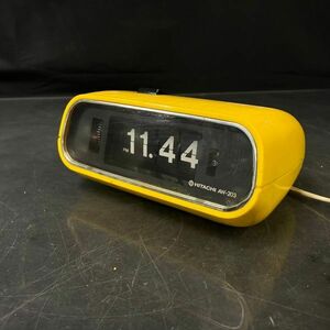 FEb740o06 稼働品 パタパタ時計イエロー 置時計 昭和レトロ HITACHI 日立 デジタル時計 AW-203 黄色　