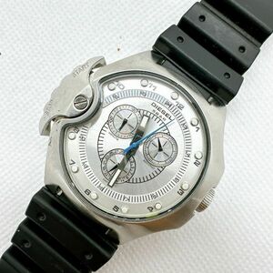 A2405-1-14 １円スタート クオーツ　稼働品　ジャンク　ディーゼル　DIESEL　メンズ腕時計　シルバー　ストップウォッチ