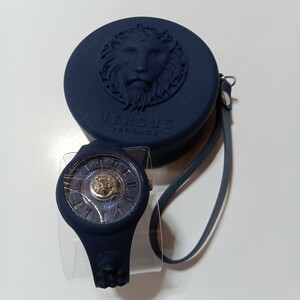VERUSUS VERSACE　ヴェルサス ヴェルサーチリストウォッチ　海外限定モデル ブルー 新品 レア 腕時計 リミテッドエディション イタリア　　