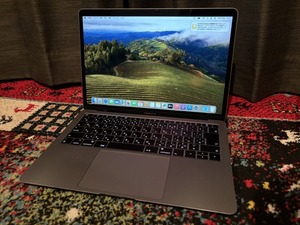 MacBook Air (Retina, 13インチ, 2018) マックブックエア ACアダプター付属　D