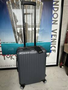 【即決/即納】！美品！機内持ち込み！ RIMOWA リモワ SALSA 4輪 スーツケース マルチホイール TSAロック ディバイダー完備 838.52