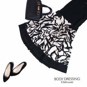 美品 BODY DRESSING Deluxe ボディドレッシング デラックス ■ ほんのり艶 モダン 柄 フレアスカート 36 7号 黒 ベージュ スカーフ サテン