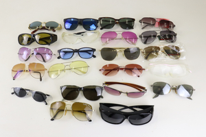 サングラス 21点まとめ Ray-Ban GIANNIVERSACE EAGLEEYES HONTINGCLUB SAFARI TURBOSEVEN Hazuki ファッション小物 装飾品 005IFJIW51