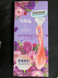 Schick ハイドロシルク☆ホルダー+替刃　数量限定コラボデザイン　新品未開封