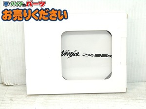 ●非売品 未使用 カワサキ ZX-25R発売記念 ロゴ入り スマートフォン用 ワイヤレス充電器 国際標準規格Qi ZX25R