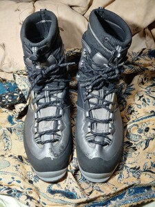 美品　ノースフェイス　27㎝　登山靴　サミットシリーズ　トレッキングシューズ ソールの情報付け加え　厳寒期　登山　残雪　
