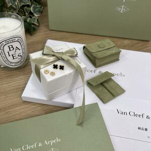 送料無料　ヴァンクリーフ&アーペル　スウィートアルハンブラピアス　オニキス　k18　イエローゴールド　Van Cleef ＆ Arpels　現行販売品