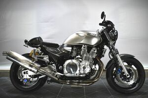 ★連休明け1発目!! 特別SALE開催!! 落札で車検丸2年付!!　XJR1300!!　ETC装着済み!!　低走行!! 美車!! 絶好調!!　カフェレーサーカスタム!!