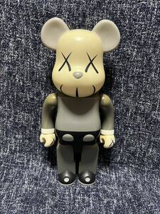 メディコムトイ　ベアブリック　KAWS フィギュア　400％　カウズ 