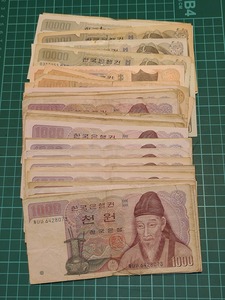 【1円スタート】大韓民国　韓国ウォン　旧紙幣　おまとめ　194000ウォン