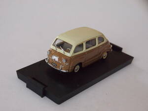 brumm 1/43 R250 FIAT 600 Multipla イタリア製