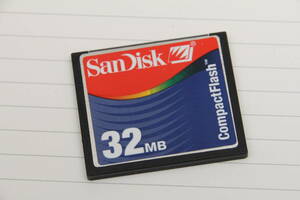 32MB CFカード SanDisk コンパクトフラッシュカード　