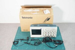 [NZ][D4045610] Tektronix テクトロニクス TDS2014C デジタルストレージオシロスコープ 100MHz 2GS/s TPP0201ケーブル2本、元箱付き