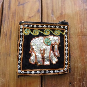〓 新品 〓 ゾウのコインケース 〓　エスニック　アジアン　小銭入れ　財布　コインケース　スパンコール　ゾウ　象　おしゃれ　〓T139