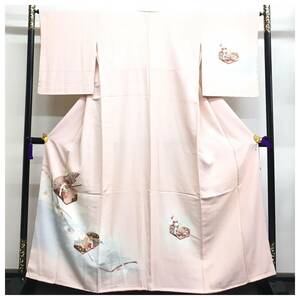 上質　正絹　訪問着　未使用　薄く淡いピンク　花籠模様　身丈160　裄65.5　中古品
