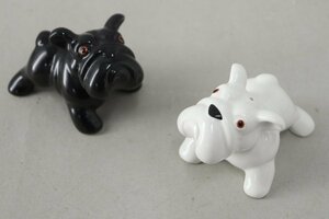 BlueWitch ブルーウィッチ ブルドッグ ソルト＆ペッパー 犬の陶器人形ペア 6×9×5.8cm 4-C121/1/060