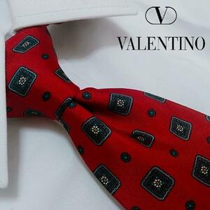 未使用に近い　Valentino　ブランド　ネクタイ　シルク　イタリア製