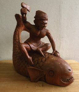 旧家整理品 時代 木彫 鯉 のったり 五月人形 細密彫刻 置物 縁起物 骨董品 古美術品 全長43cm