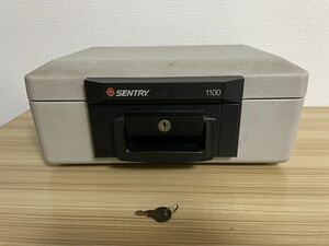 Sentry Safe ポータブル金庫 ポータブル耐火保管庫 1100 鍵1本 中古 強力ボック耐火プルーフチェスト 防水金庫 セントリーセーフ