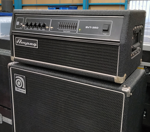 ＜中古＞Ampeg(アンペグ) / SVT-350H ベース用アンプヘッド　ケース付き　　　#0134