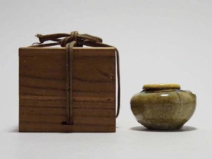 古瀬戸合子蓋物小壺(15世紀～)瀬戸古窯出土古陶茶陶茶器茶道具個人蔵陶器愛好家所蔵品