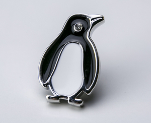 ★ピンバッジ ペンギン・・・♬～　ラペルピン ONYX-ART LONDON LP521 LAPEL PIN PENGUIN　可愛くペンギン愛嬌があります・・(^_-)-☆