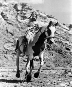 1944年公開映画　「西部の王者」ドーン・スターライト 役　リンダ・ダーネル　大きなサイズ写真　フォト