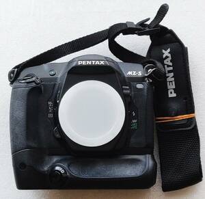 【ジャンク】PENTAX ペンタックス フィルム一眼レフカメラ MZ-S QD ブラック ボディ / MZ-S用 バッテリーグリップ BG-10 セット
