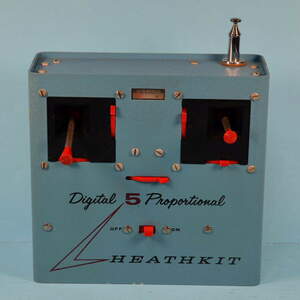 ★ビンテージ・ＨＥＡＴＨＫＩＴ・ＤＩＧＩＴＡＬ－５・送受信機とサーボのセット。