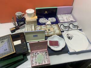 6/18☆贈答品　まとめ　食器　WEDGWOOD　ROYALE LIMOGES　スヌーピー　カップ＆ソーサー　イブサンローランなど　Polo　写真追加あり☆