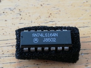 ★SN74LS164N　モトローラ　１個★未使用