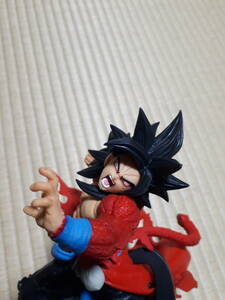 スーパードラゴンボールヒーローズ 9th ANNIVERSARY FIGURE－超サイヤ人4孫悟空：ゼノ