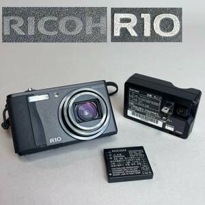 YM129 ジャンク RICOH R10 リコー コンパクトデジタルカメラ 充電器/バッテリー付き 通電のみ確認 (検)撮影機器 写真 デジカメ コンデジ 