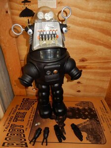 ☆限定特価☆ROBBY THE ROBOT ☆今でも大人気の　ロビー・ザ・ロボット　☆全高約62cm、超特大の程度の良いロボット☆
