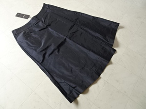 新品☆アルチザンのシルク100のスカート・9号・定価4.9万円