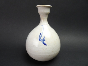 李朝時代の清華白磁抽象文酒瓶