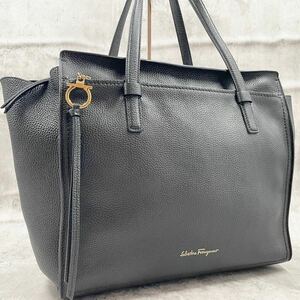 【極美品】サルバトーレフェラガモ Salvatore Ferragamo トートバッグ メンズ ビジネス ロゴ ガンチーニ レザー 本革 ブラック A4◎ 肩がけ