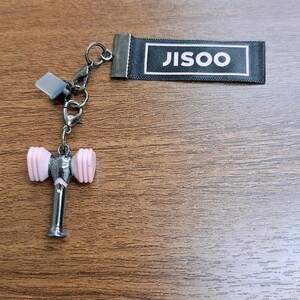 ブラックピンク　チャーム　　JISOO 　　レア