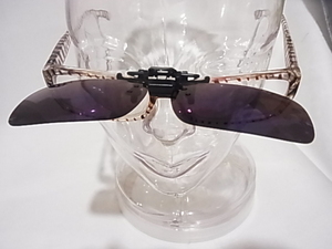 未使用 メガネにはさむ クリップ式 偏光サングラス スポーツサングラス 偏光 紫外線軽減 軽量 簡単