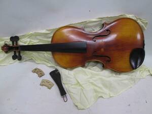 チェコスロバキア製のバイオリンです。