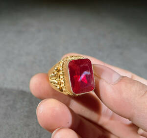 清代　紅宝石嵌め　金指輪