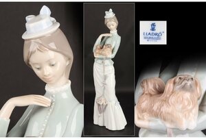 [URA]LLADRO/リヤドロ/「犬を抱く貴婦人」/フィギュリン/高さ37.7cm/10-4-98　(検索)骨董/陶器/人形/陶人形/フィギュア/マイセン