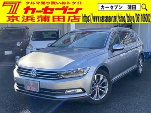 パサートヴァリアント TSI ハイライン ワンオーナー　禁煙車　純正ナビ 革シート