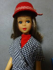 Vintage Francie Dressed Doll『日本仕様フランシー Side glance(横目)本体＋日本仕様ドレス一式＆睫毛ブラシつき』～当時モノ～ 国際貿易