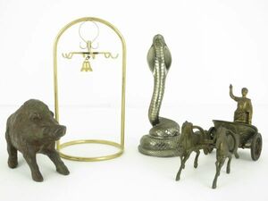 置き物　インテリア　オブジェ　飾り　真鍮　馬車　猪　ヘビ型ライター
