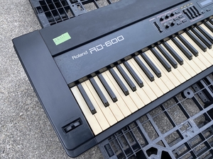 IK111 Roland RD-600 エレキピアノ　全鍵盤音出しOK ジャンク扱いにて