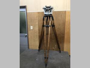 古いスタジオカメラ用三脚セット SHOTOKU TE-05とメーカー不明木製三脚